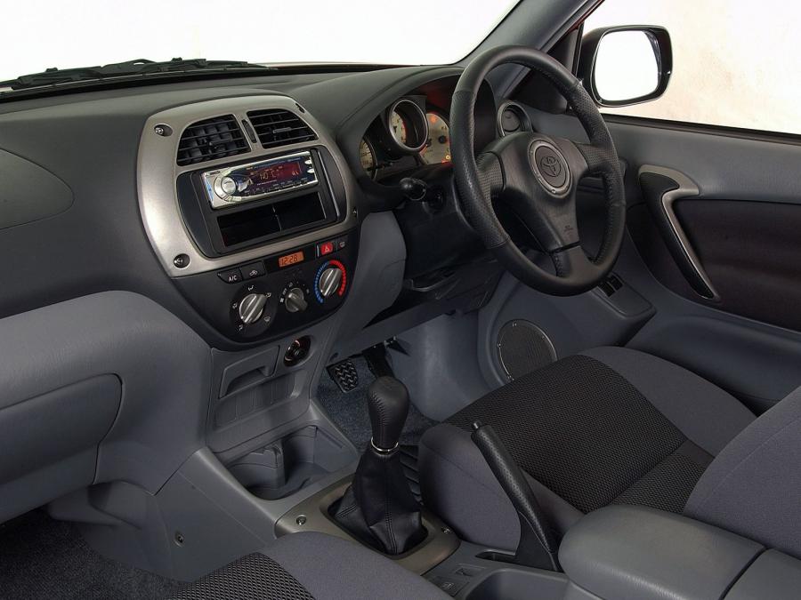  Toyota RAV4 3-Door 2000 года  (ZA) (фото 2 из 21)